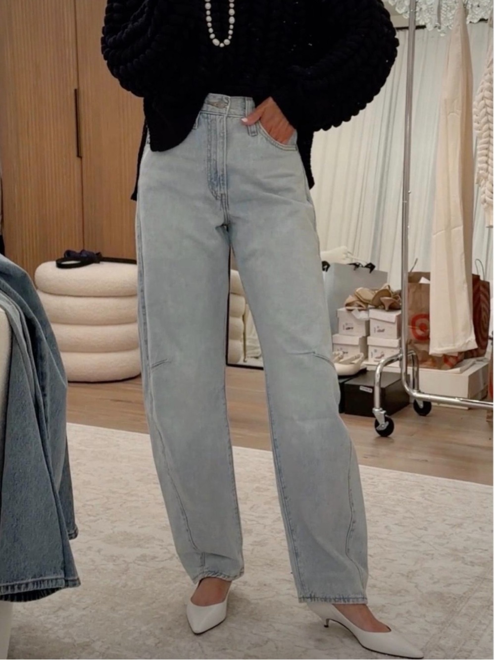 Levi’s Cinch Barrel Jeans 24